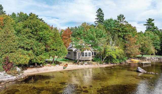 Cedar Lake Lodge Millinocket Maine/Lakefront Home