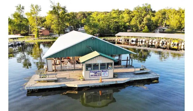 Cedar Lakefront Lodge on Taneycomo