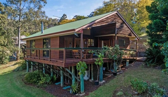 Cedar Lodge Cosy Mountain Retreat 3 Bedrooms