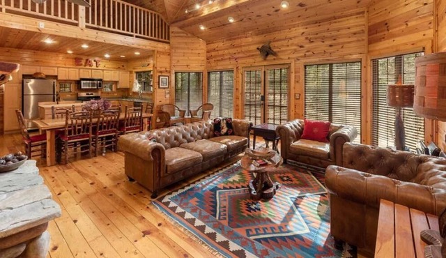 CEDAR LODGE IN LAKESIDE: Private pool, private beach, fireplace, & firepit.