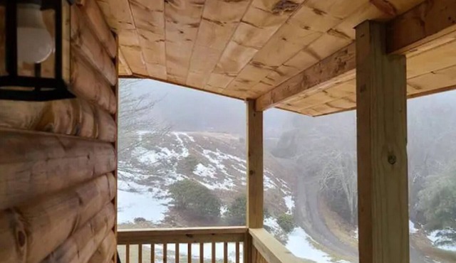 Cedar Lodge, serene all wood escape in Blue Ridge