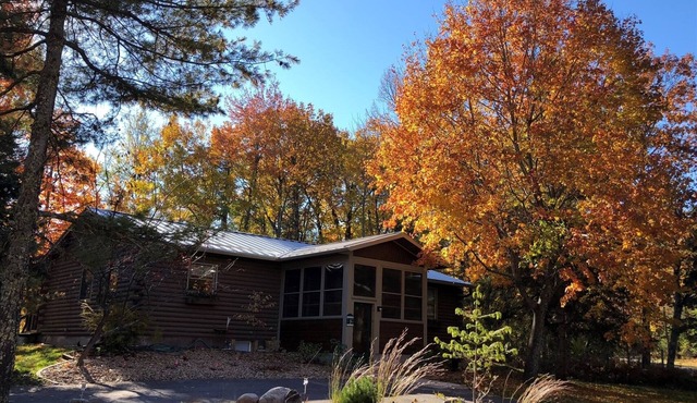 Cedar Log Cabin - Family Cabin located on the Robert Trent Jones Golf Course