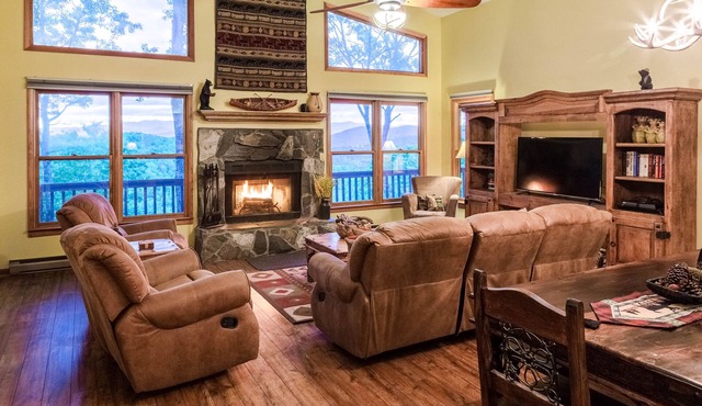 Cedar log home paradise w/mountain views - billiards and foosball