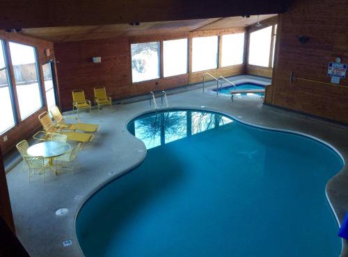 Cedar Motor Inn