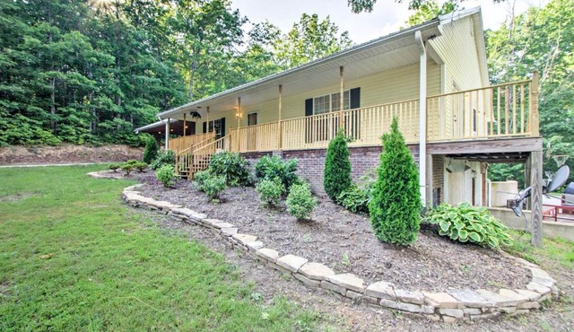 Cedar Mountain House on 12 Acres - Near Trails!