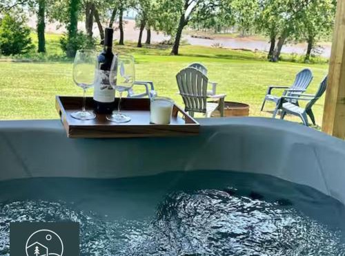 Cedar Nest - Lakefront Cabin Retreat