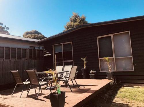 Cedar Palms Pet friendly close to red rocks beach