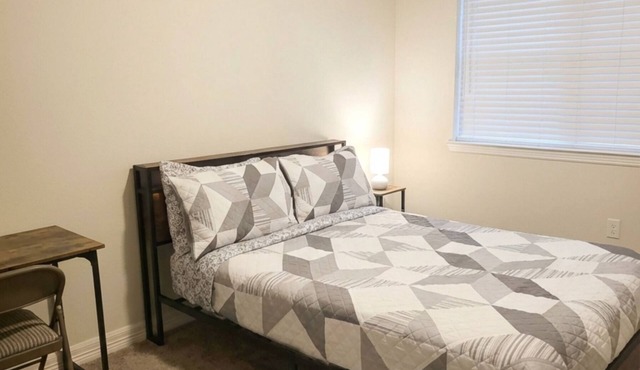 Cedar Park Apt | Pool, Gym, WiFi, Kitchen, Laundry