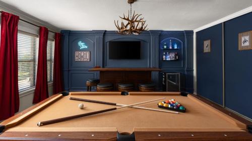 Cedar Park Parlor 5BR Hot Tub & Game Room