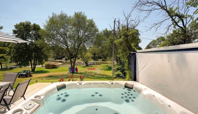 Cedar Point Retreat-Hot tub, Kayaks, Ice Fishing