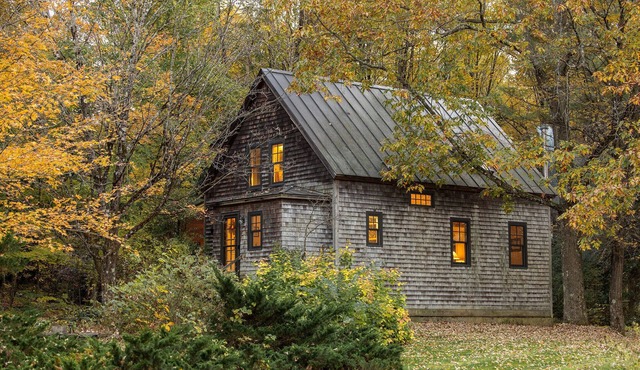 Cedar Retreat Near Lake Champlain w Hot Tub, Fire Pit & EV charger