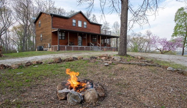 Cedar Ridge, 3BR 2 Bath Cabin on Truman Lake