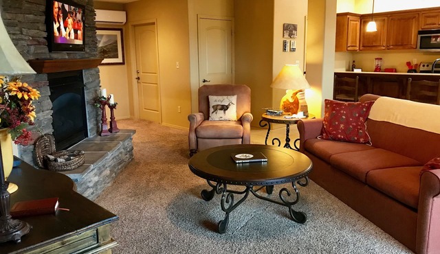 Cedar's Rest - Luxury Flat With Spectacular Views!