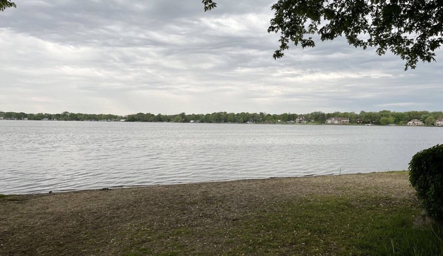 Cedar Sunrise-1 BR Lake House