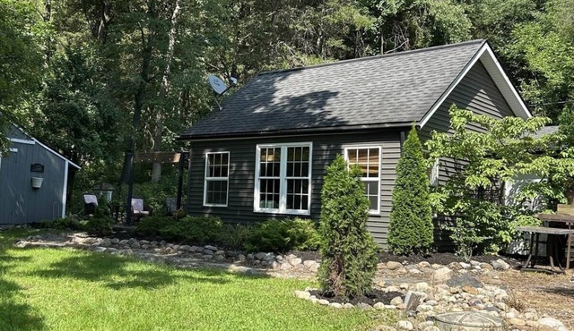Cedar Valley Cottage - Ideal Location. Full Amenities.