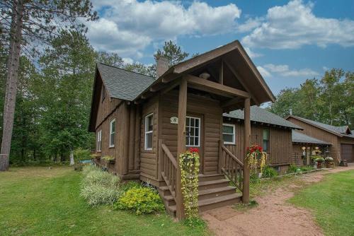 Cedaroma private Home in Resort to relax in the northwoods