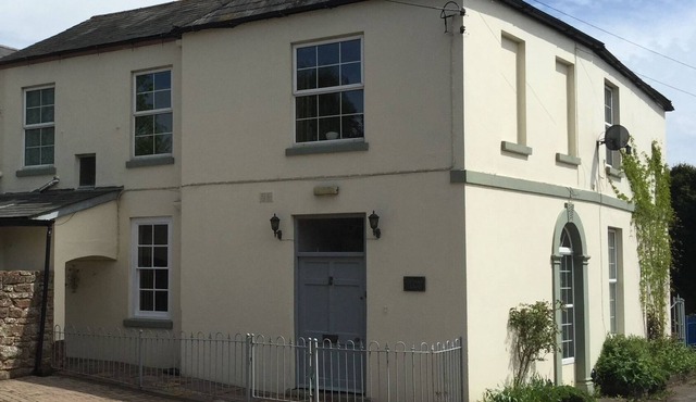 Cedars House: Six Bedroom Village House Sleeps 12