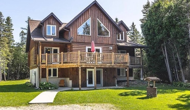 Cedars on Huron - A Chalet Retreat by Lake Huron