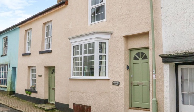 CEDARWOOD COTTAGE, pet friendly, country holiday cottage in Winkleigh