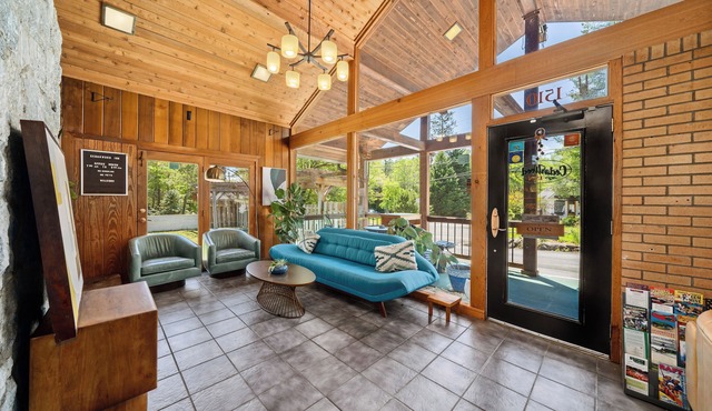 CedarWood Inn