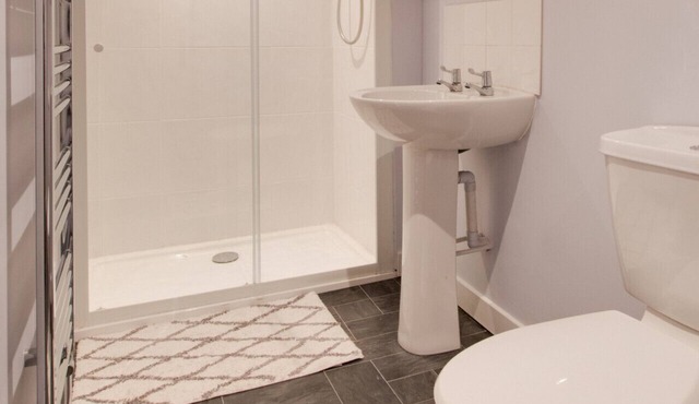 Cefnhendre - Two Bedroom House, Sleeps 4