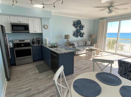 Celadon 207 beachfront 1 BR 2 BA Sleeps 6