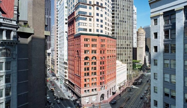 Celebrate Gay Pride Weekend at the Ritz in a 2 Bedroom, 2.5 Baths, Full Kitchen