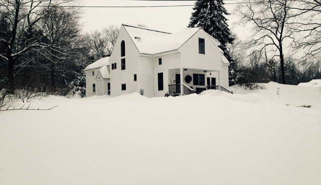 Celebrate the Semiquincentennial in a historic colonial home, 3 min to I90 & I95