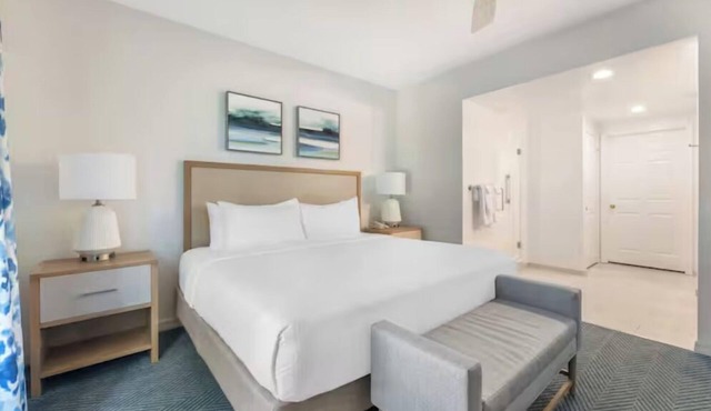 Celebration's Best-Kept Secret! Full Kitchen + Outdoor Pool Near Disney World