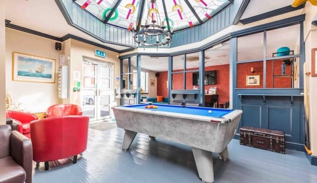 Celebration Venue - Hot Tub and Spa hire Sleeps 30