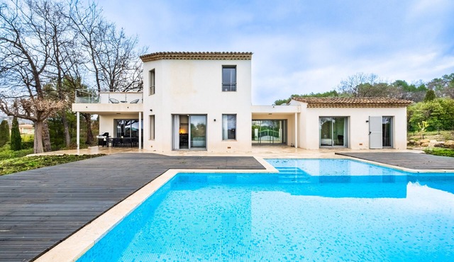 Céleste Luxury Heart Of – Modern Mountain-View Home with Wi-Fi & Air Conditioning