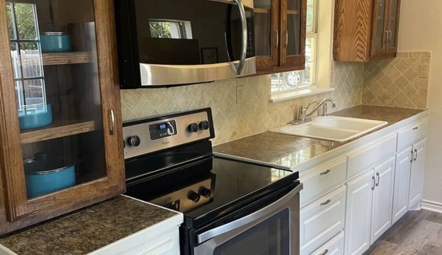 Celina’s Casita. Cozy casita close to downtown and it’s pet-friendly!