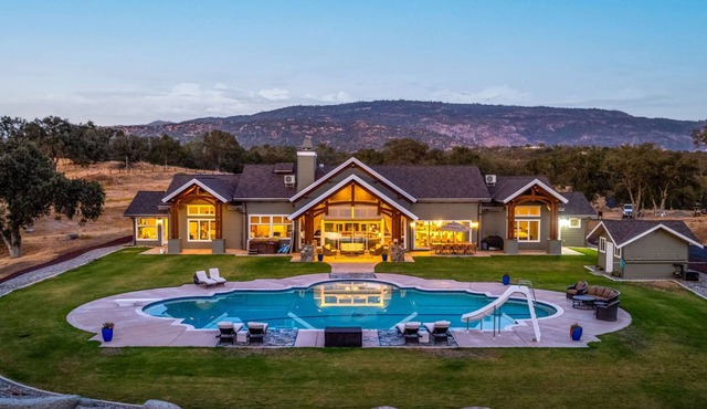 Celio Vista Ranch is a spectacular gated 125 acre Country Estate.