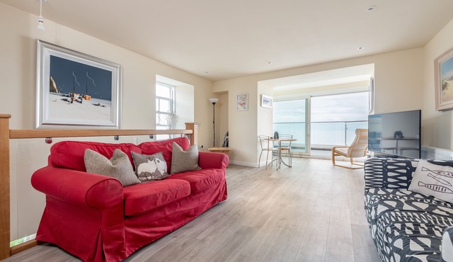 Cellardyke 3-Bed House, Sleeps 6 with Sea Terrace