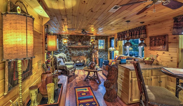 Celo Cabin w/ Deck in Pisgah National Forest