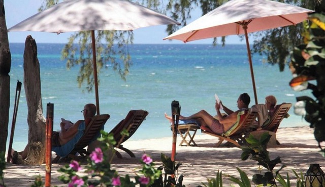 Cemara Beachfront Suite