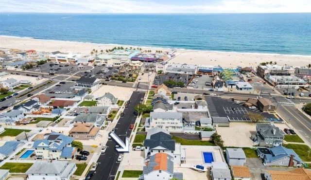 CEN24 | Huge Custom Luxe Home, Priv. Pool, 7BR 4ba 10 Badges! by Shore Points Vacations