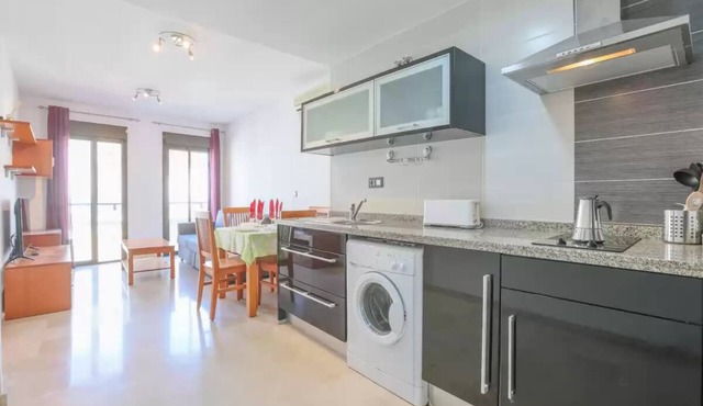Center: 1 room