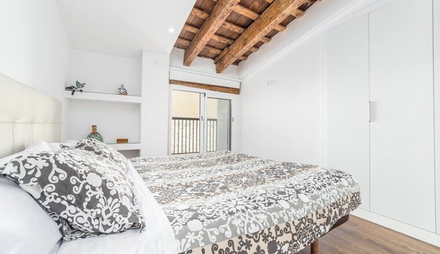 CENTER-2BR, 2BA-ATTIC-TERRACE,VIEW, WI-FI, A/C