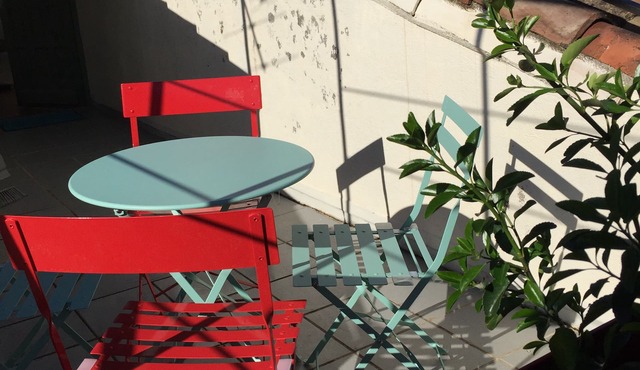 CENTER DES CONGRES H2 ARÈNES CHARMING APARTMENT TERRACE BALCONY