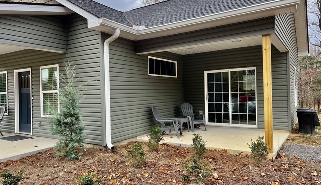 Center Hill Lake 2 Br Bungalow in Smithville, TN