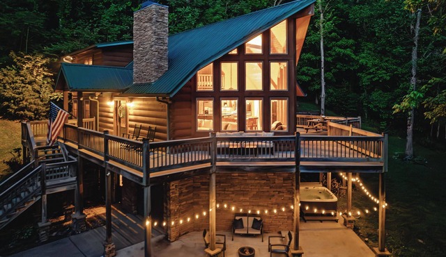 Center Hill Lake Cabin with Hot Tub & Lake Access