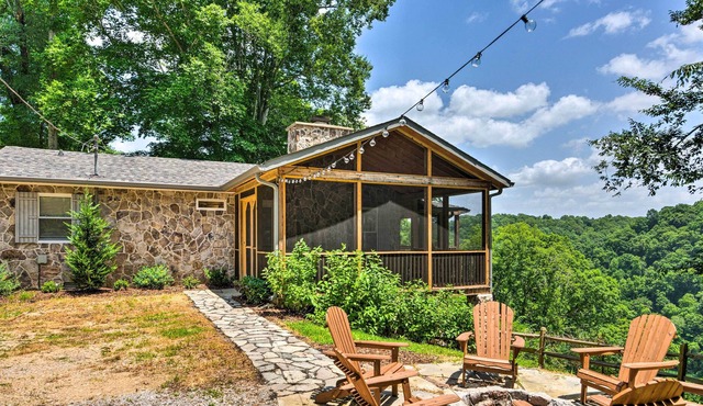 ‘Center Hill Lake House’: Porch & Lake Views!