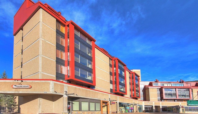 Center Village Hotel Room, Steps from American E, Private Ski Locker - VS645H