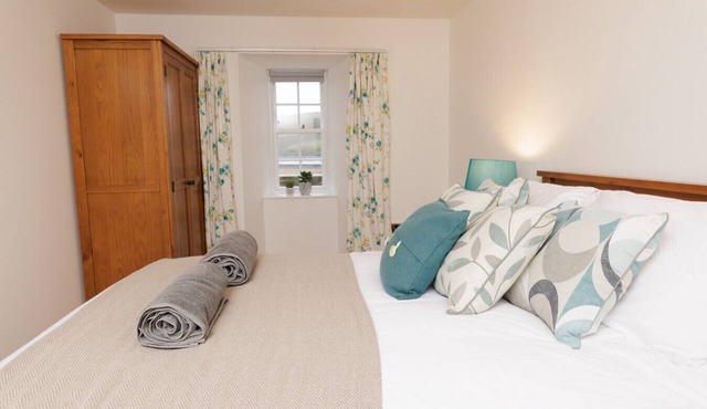 Central 1-Bed Apartment in Historic Scalloway