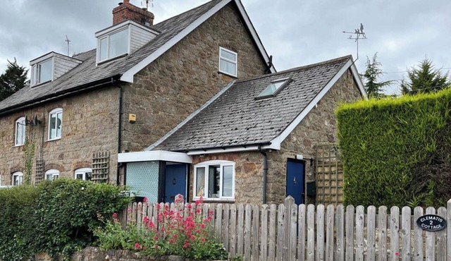 Central 1-Bed - Sleeps 2 - Pet Friendly w Garden