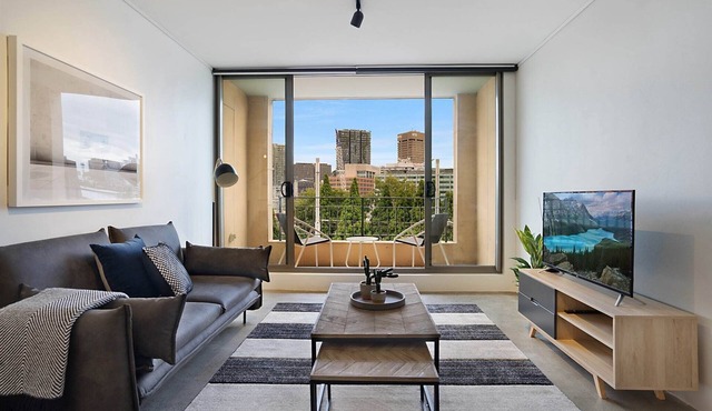 Central 1-Bedroom Apartment with City Views