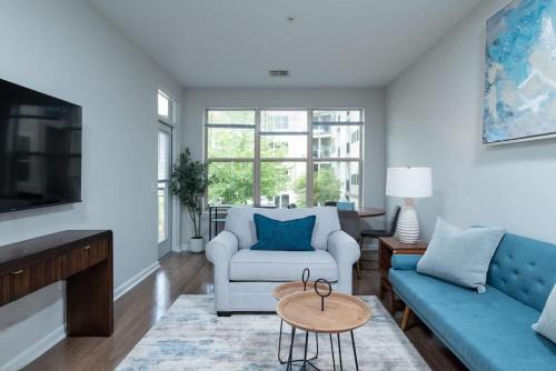 Central 1-BR Condo Assembly Row Gym & Pool Sleep 5