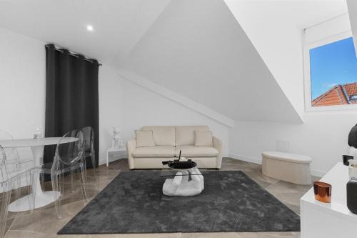 Central 1 Chambre - Ascenseur - Baignoire Balnéo