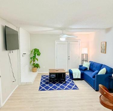 Central 1BR Retreat by Hospital and tollway